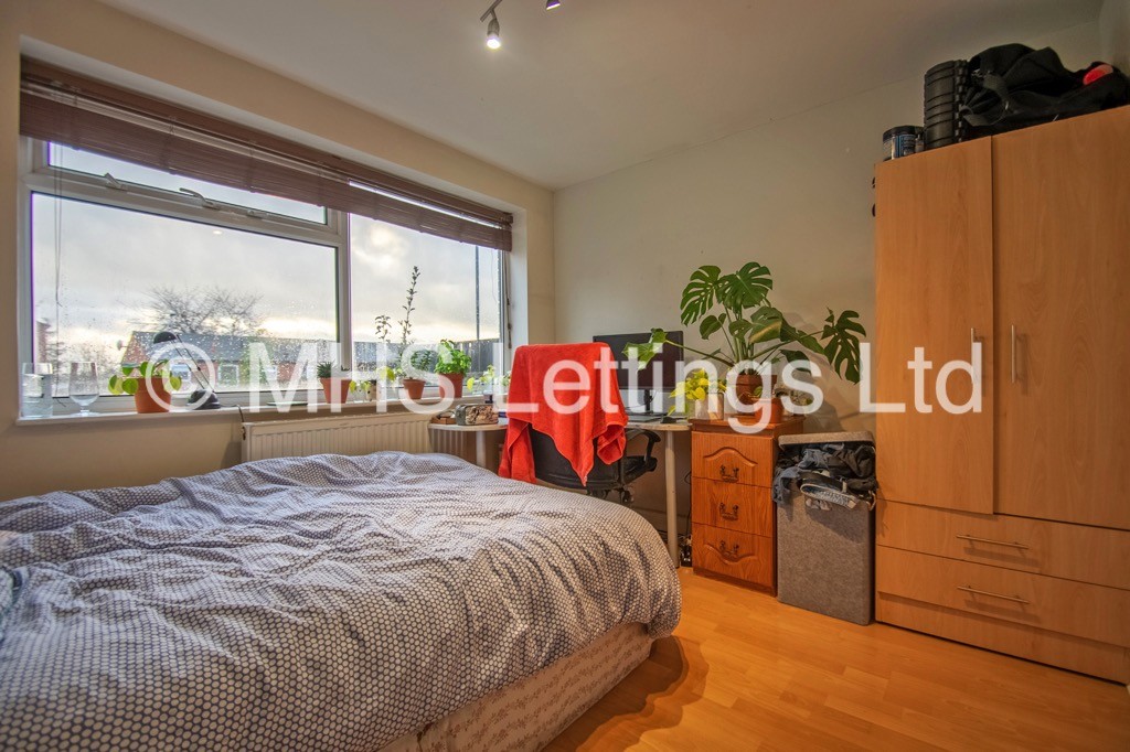 3 bed Mid Terraced House for rent in Leeds. From MHS Lettings - Leeds 3 bed Mid Terraced House for rent in Leeds. From MHS Lettings - Leeds