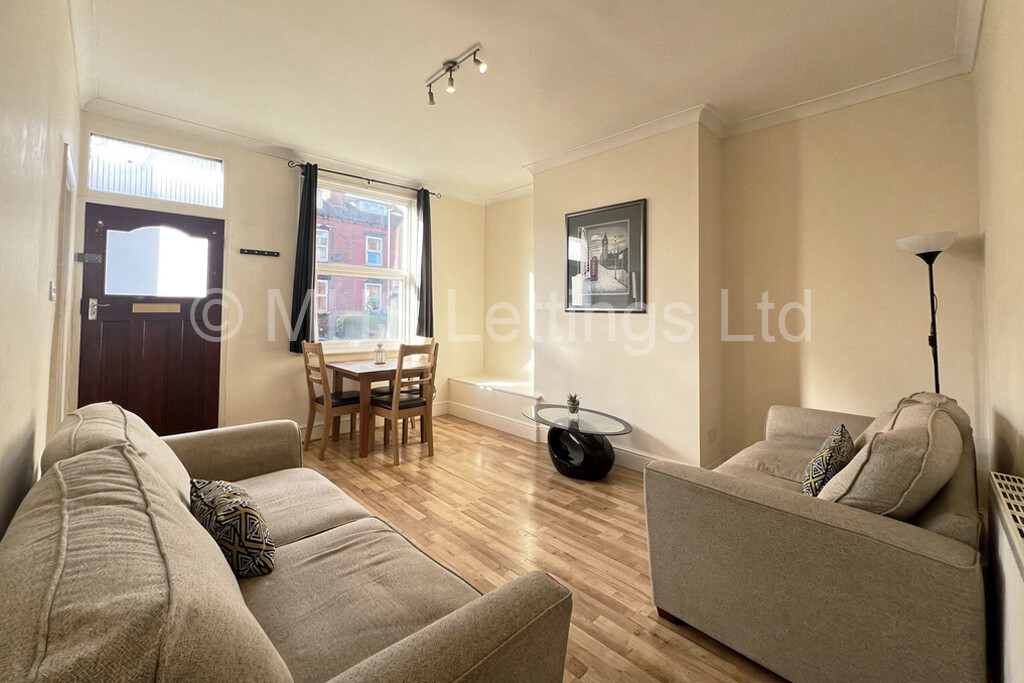 2 bed Mid Terraced House for rent in Leeds. From MHS Lettings - Leeds