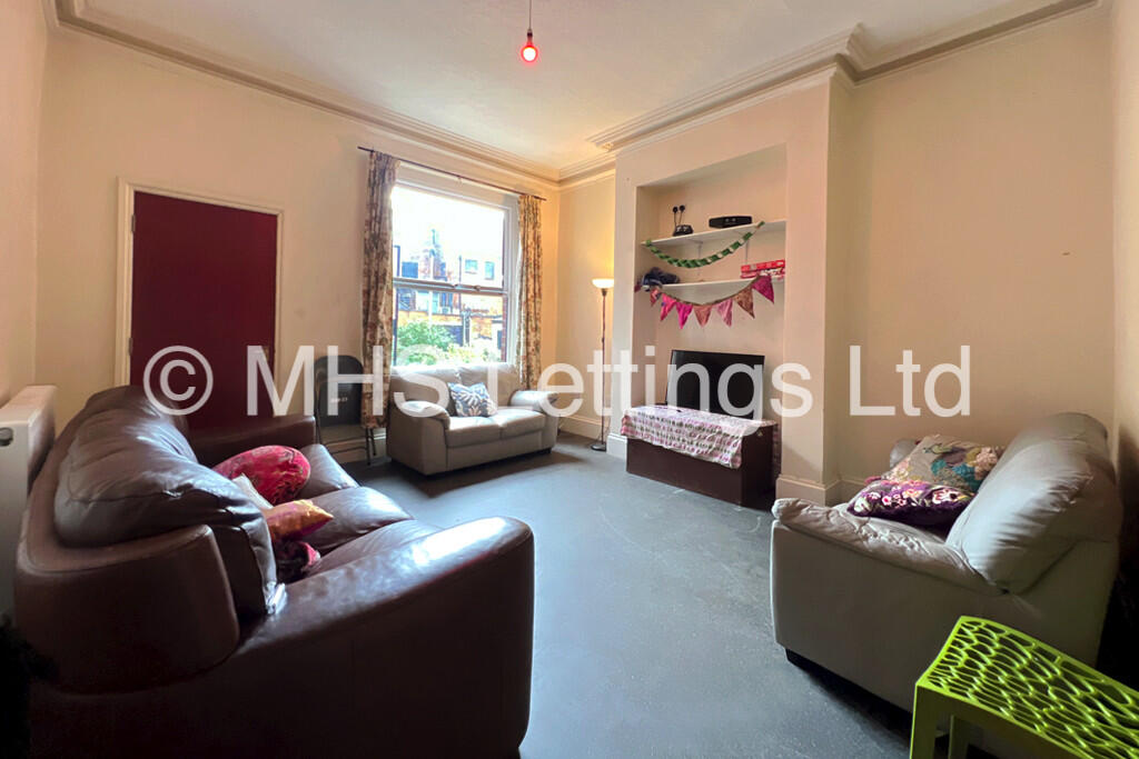 7 bed Mid Terraced House for rent in Leeds. From MHS Lettings - Leeds