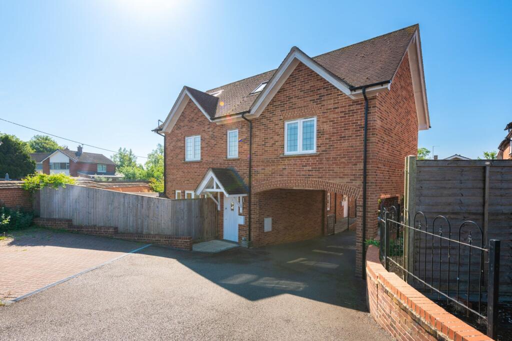 3 bed Semi Detached for rent in Whitchurch. From Michael Graham - Aylesbury 3 bed Semi Detached for rent in Whitchurch. From Michael Graham - Aylesbury