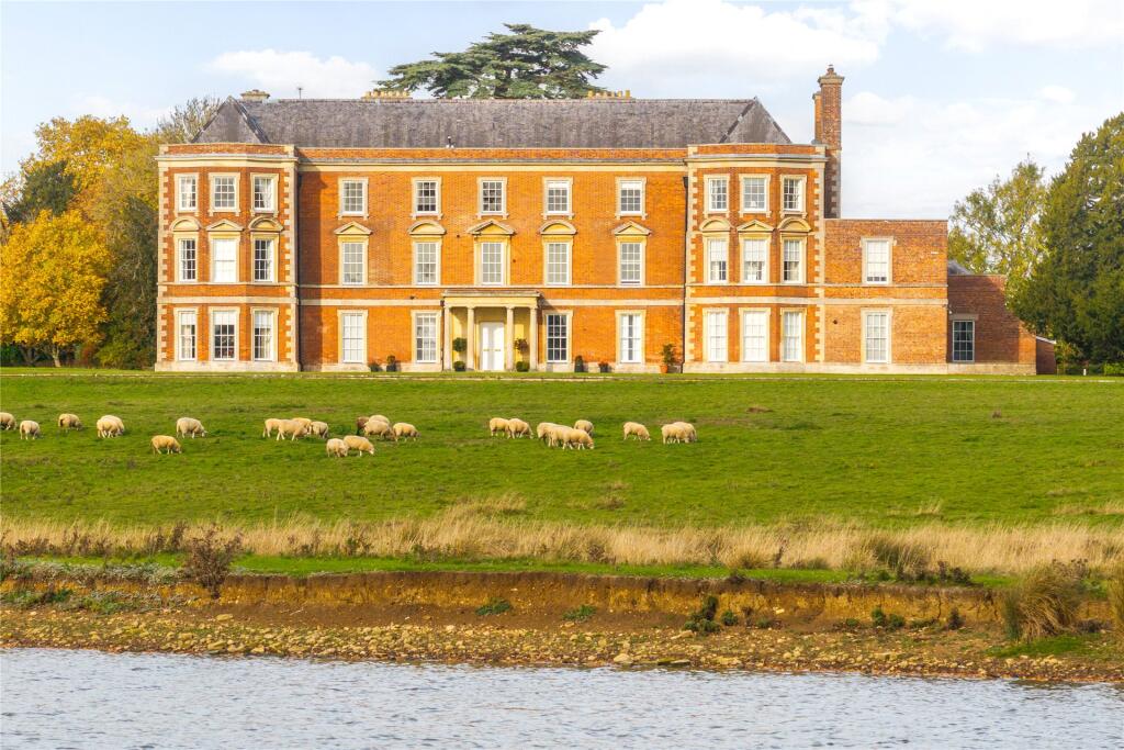 5 bed Apartment for rent in Melchbourne. From Michael Graham - Bedford