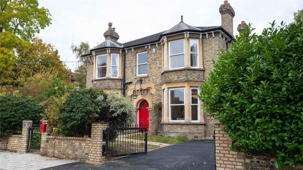 8 bed Detached for rent in Bedford. From Michael Graham - Bedford