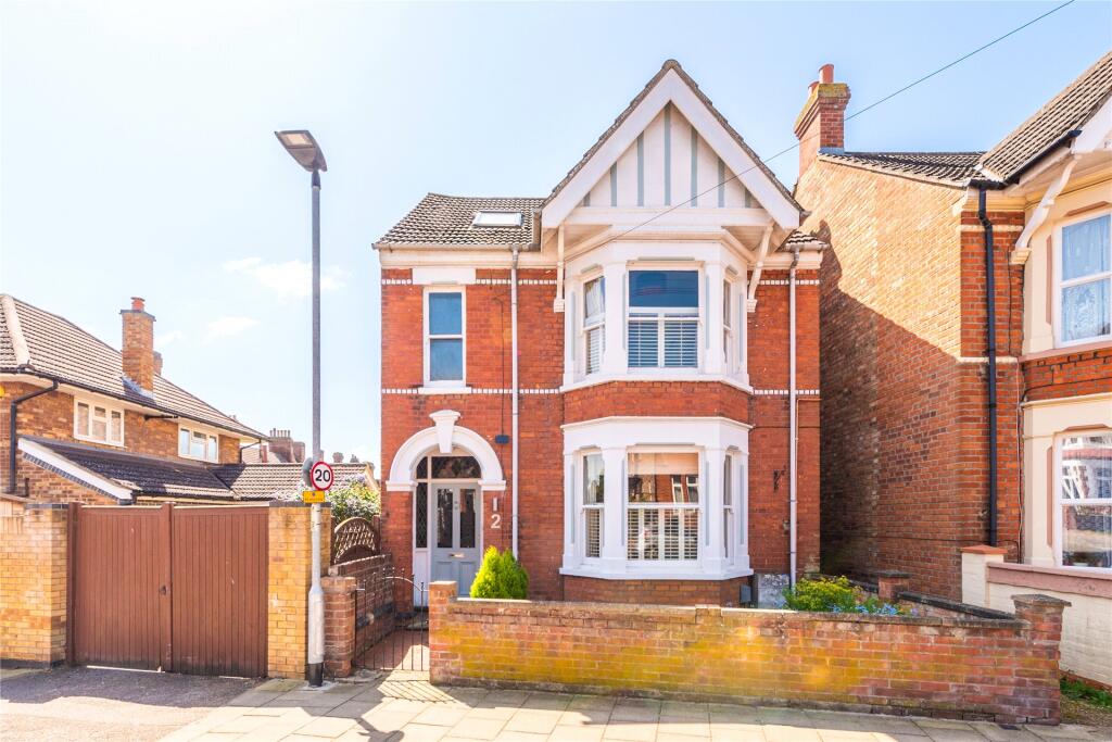 5 bed Detached for rent in Clapham Green. From Michael Graham - Bedford 5 bed Detached for rent in Clapham Green. From Michael Graham - Bedford