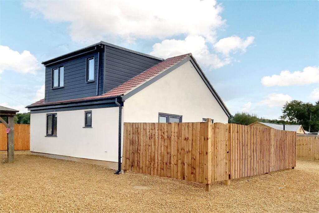 2 bed Detached for rent in Tingewick. From Michael Graham - Buckingham