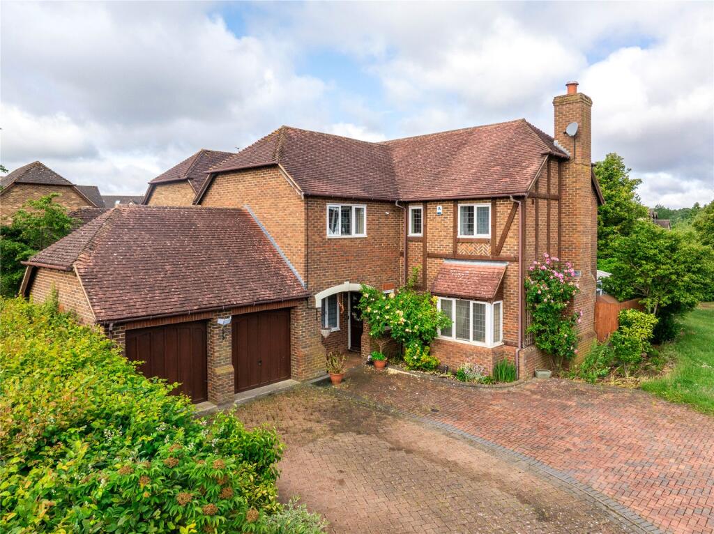 4 bed Detached for rent in Bletchley. From Michael Graham - Milton Keynes