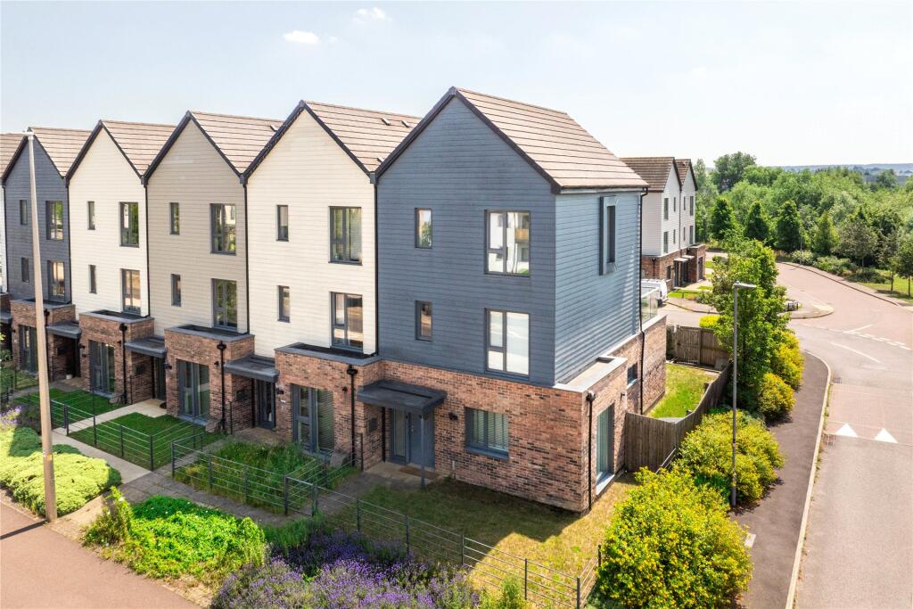 4 bed End of Terrace for rent in Milton Keynes. From Michael Graham - Milton Keynes 4 bed End of Terrace for rent in Milton Keynes. From Michael Graham - Milton Keynes