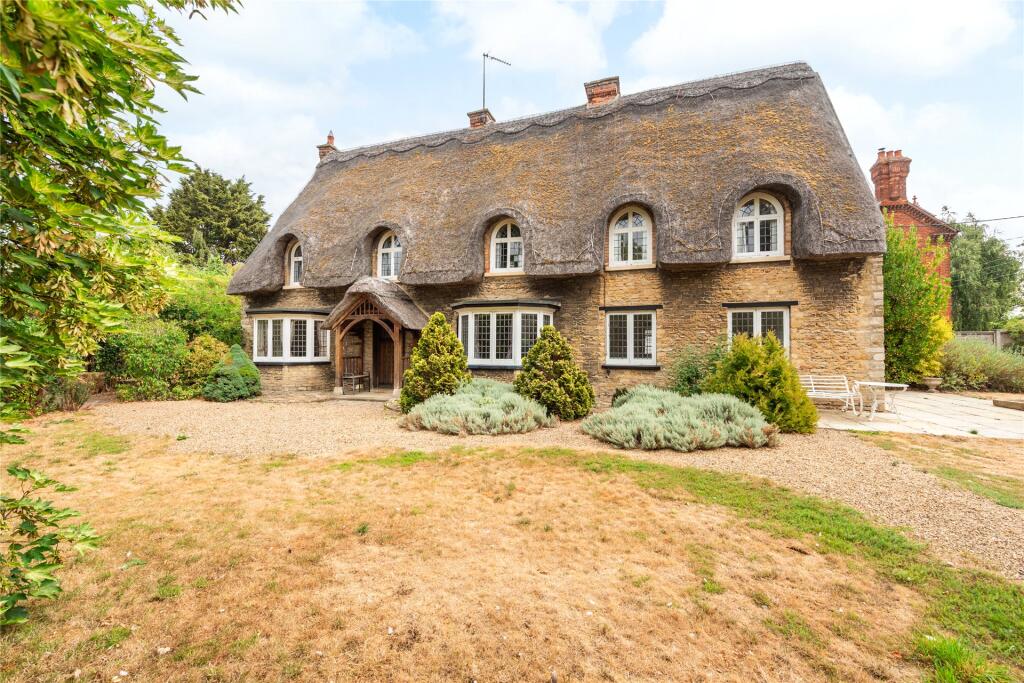 4 bed Detached for rent in Harrold. From Michael Graham - Olney 4 bed Detached for rent in Harrold. From Michael Graham - Olney
