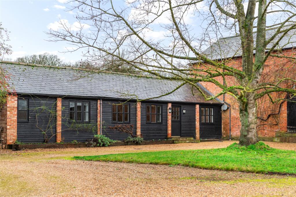 2 bed Barn Conversion for rent in Old Stratford. From Michael Graham - Stony Stratford