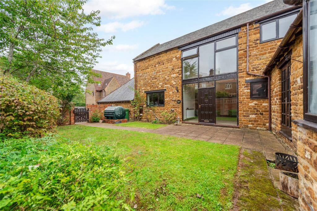 4 bed Barn Conversion for rent in Blakesley. From Michael Graham - Towcester