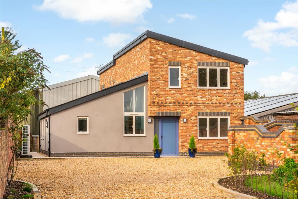 3 bed Detached for rent in Wingfield. From Michael Graham - Woburn Sands 3 bed Detached for rent in Wingfield. From Michael Graham - Woburn Sands