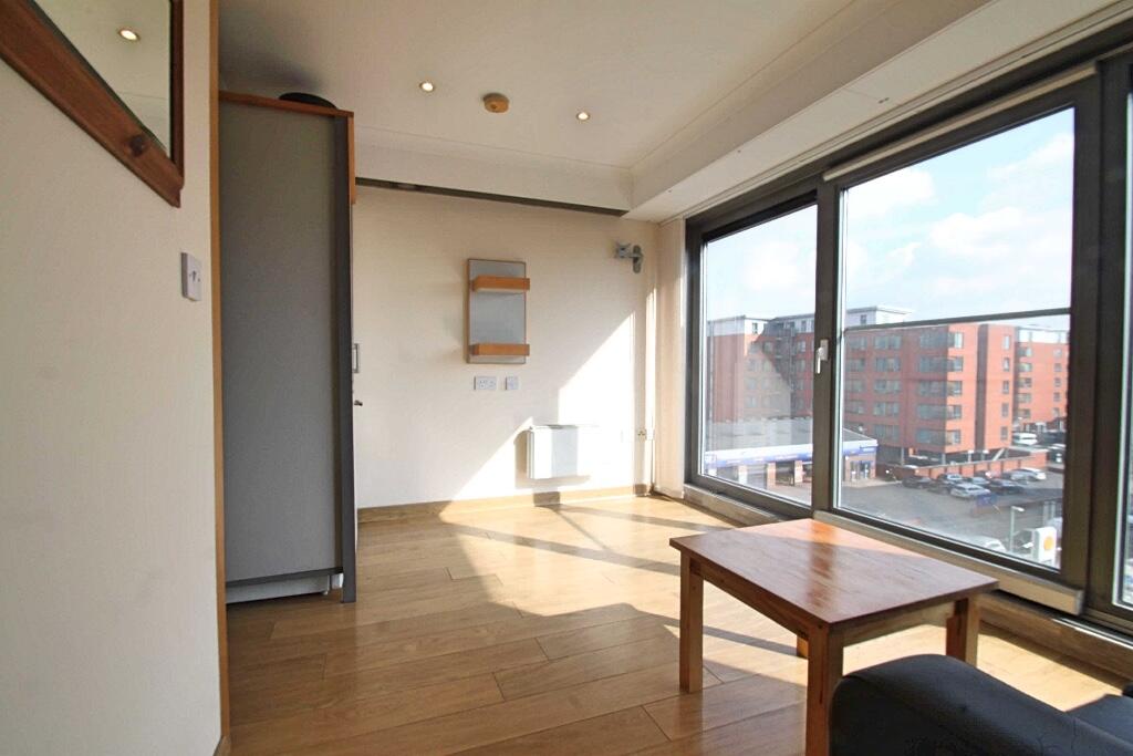 1 bed 1st Floor Flat for rent in Leeds. From Virtue Estate Agents