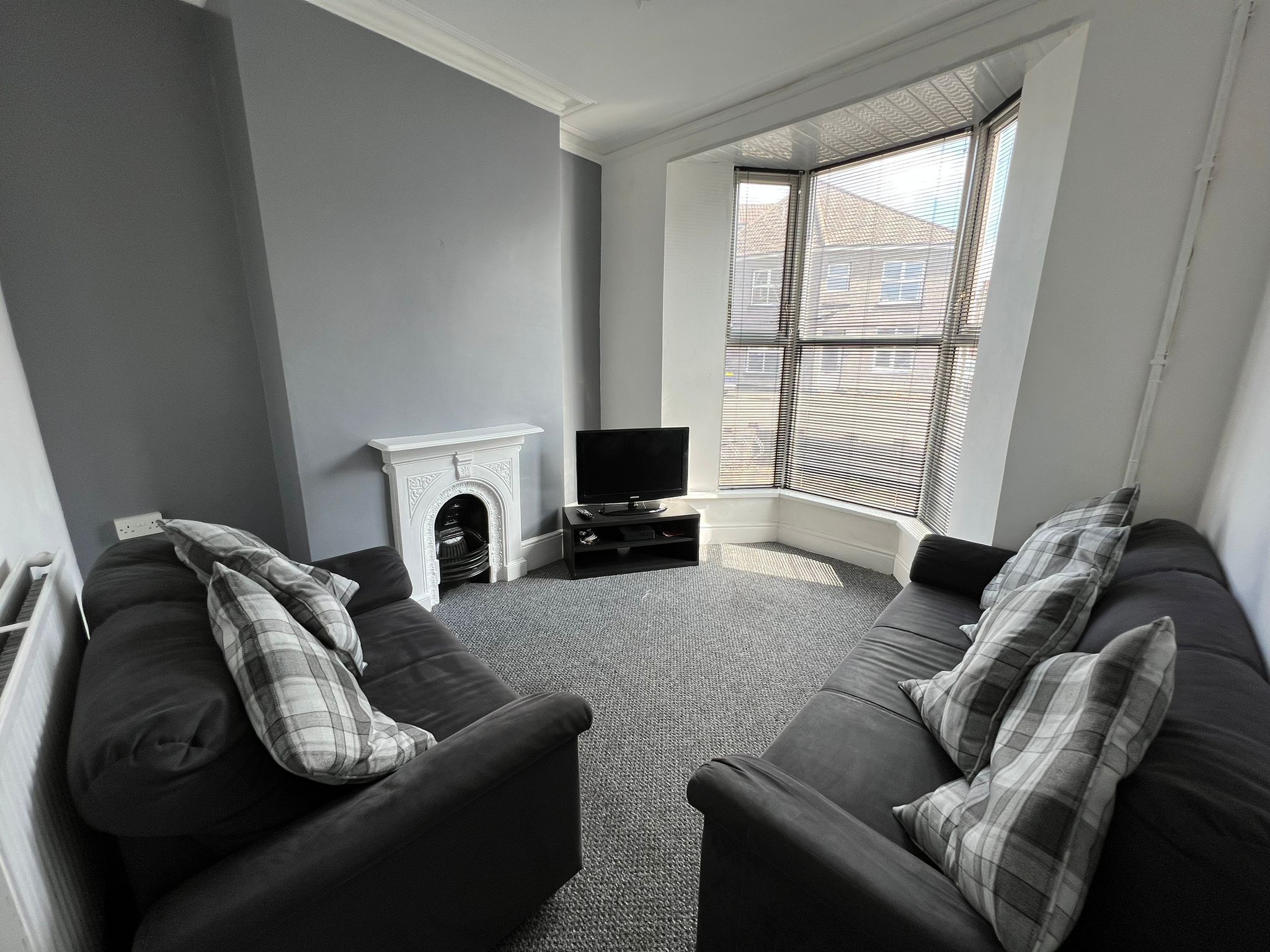 5 bed Terraced for rent in Swansea. From Mirador Property Lettings 