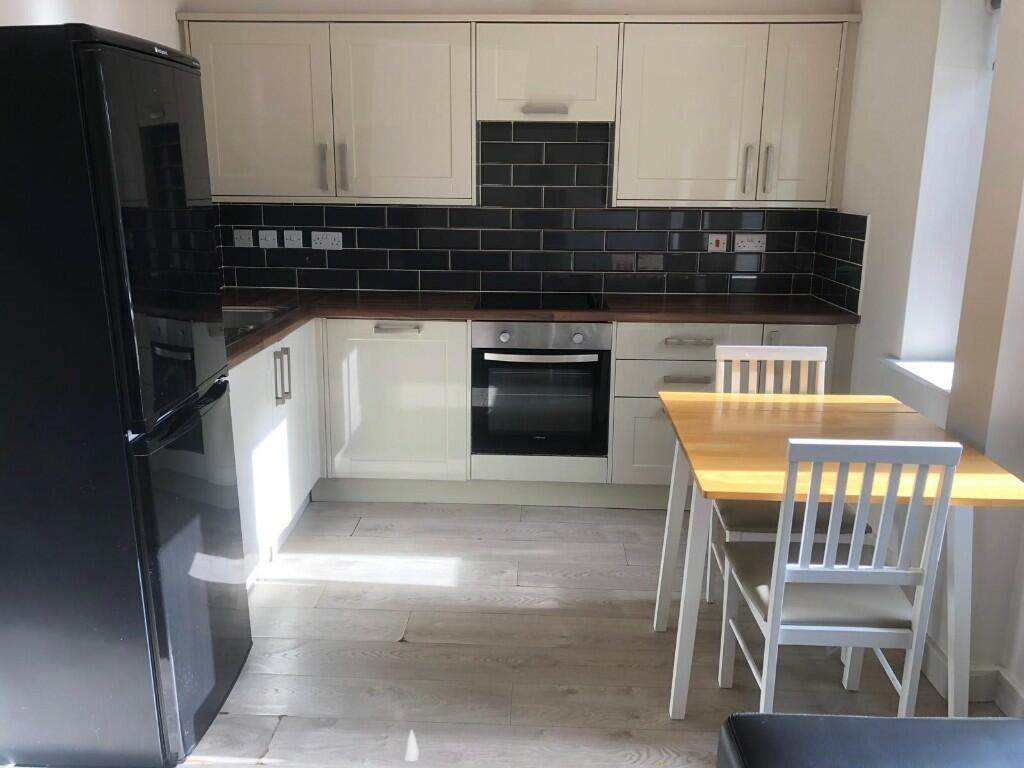 2 bed Apartment for rent in Leeds. From Linley's Properties - Leeds