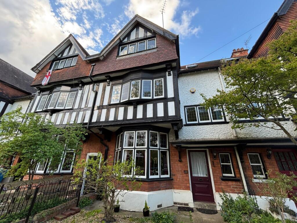 5 bed Mid Terraced House for rent in Hull. From Linley & Simpson - Hull & Surrounding