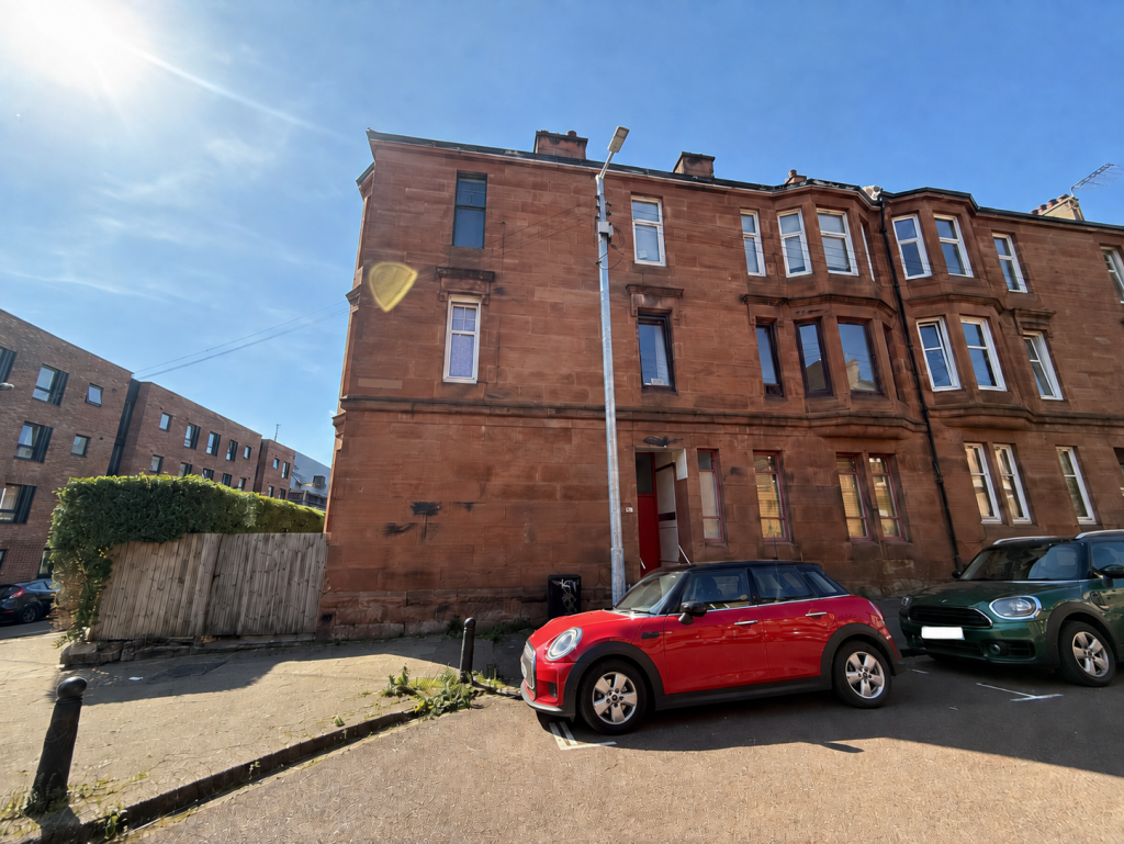 2 bed 1st Floor Flat for rent in Glasgow. From Chalmers Properties - Glasgow