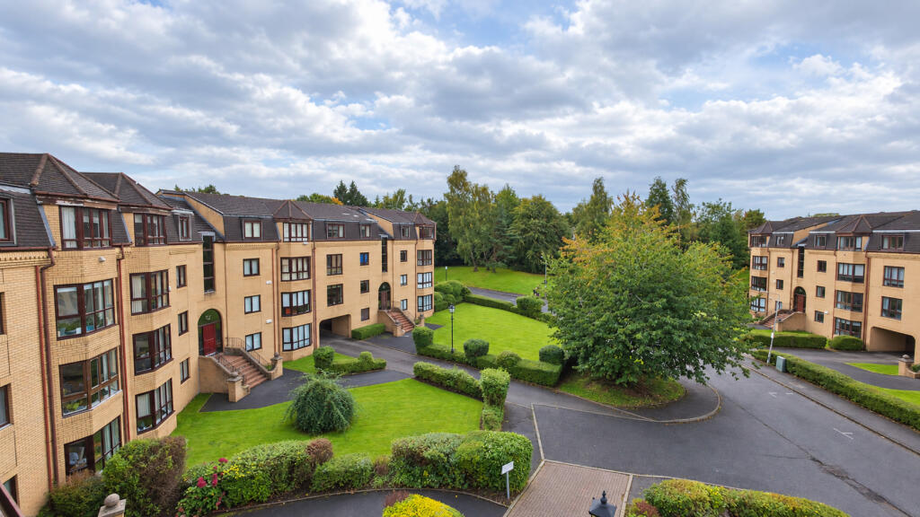 2 bed 1st Floor Flat for rent in Bearsden. From Chalmers Properties - Glasgow