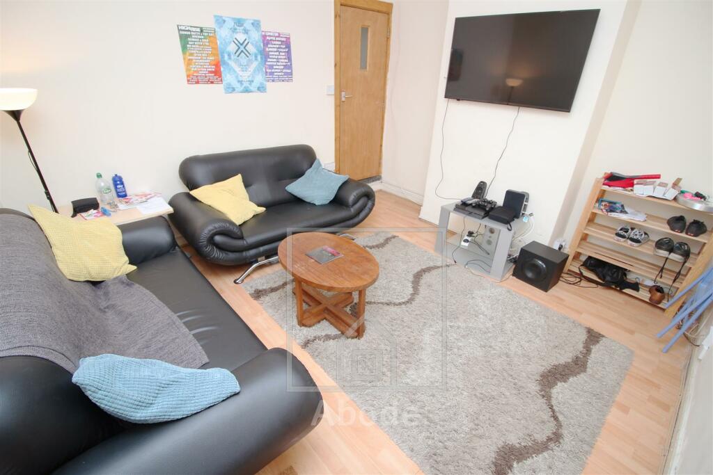5 bed Detached for rent in Leeds. From Abode - Leeds