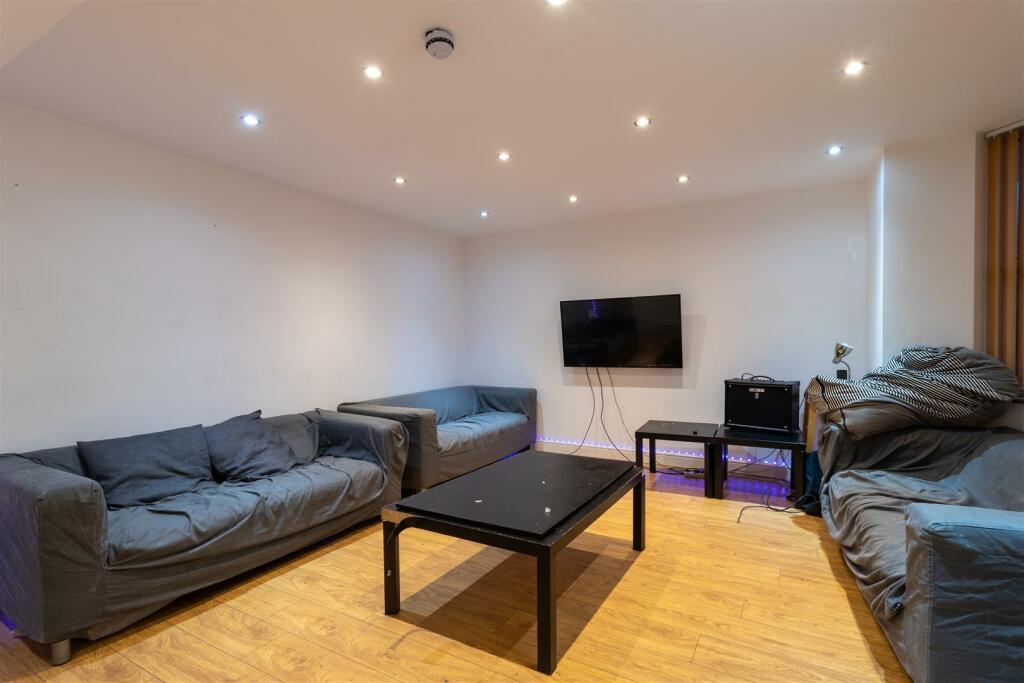 8 bed Detached for rent in Leeds. From Abode - Leeds