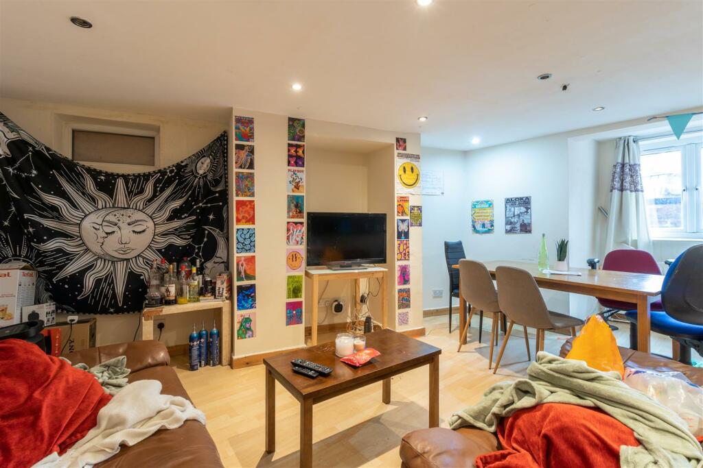 4 bed Detached for rent in Leeds. From Abode - Leeds