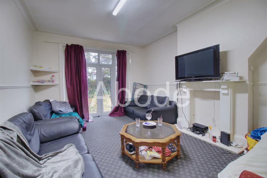 8 bed Detached for rent in Leeds. From Abode - Leeds 8 bed Detached for rent in Leeds. From Abode - Leeds