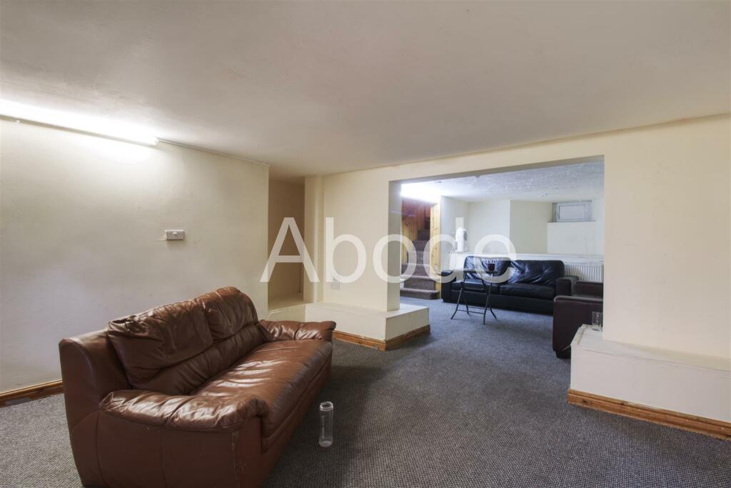 9 bed Detached for rent in Leeds. From Abode - Leeds 9 bed Detached for rent in Leeds. From Abode - Leeds