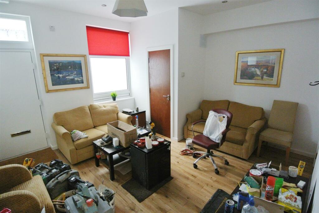 5 bed Detached for rent in Leeds. From Abode - Leeds 5 bed Detached for rent in Leeds. From Abode - Leeds