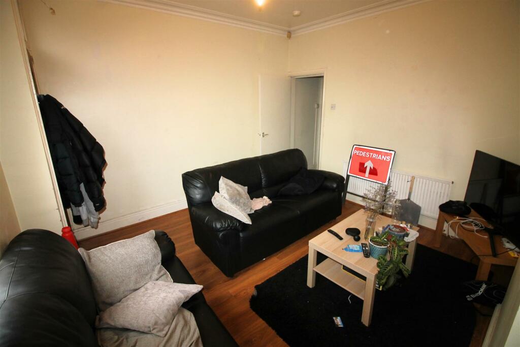 4 bed Detached for rent in Leeds. From Abode - Leeds