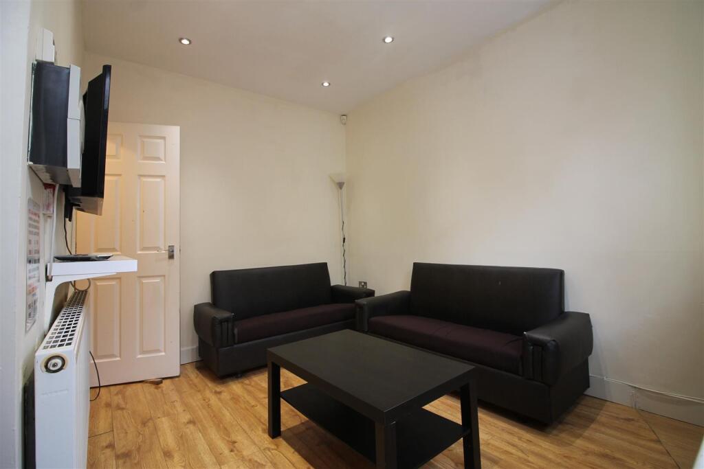 3 bed Detached for rent in Leeds. From Abode - Leeds