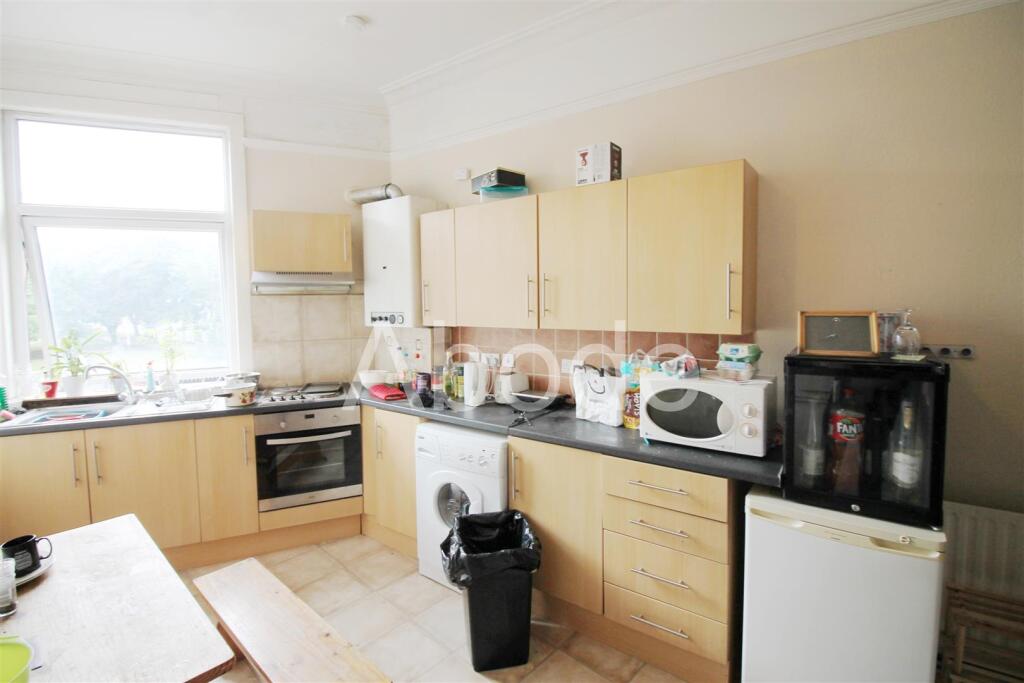 3 bed 1st Floor Flat for rent in Leeds. From Abode - Leeds