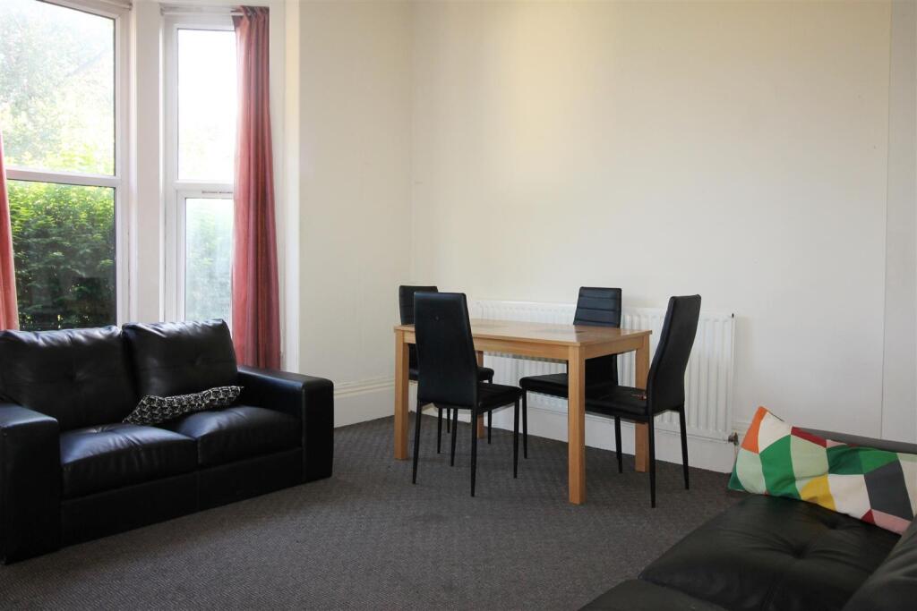4 bed 1st Floor Flat for rent in Leeds. From Abode - Leeds 4 bed 1st Floor Flat for rent in Leeds. From Abode - Leeds