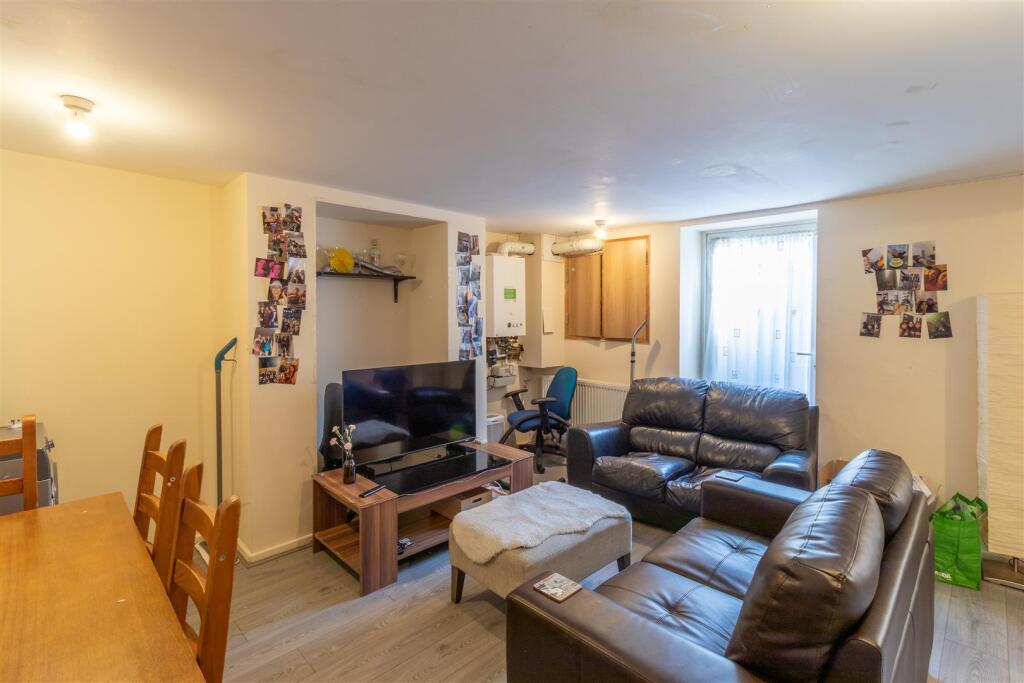 4 bed Detached for rent in Leeds. From Abode - Leeds