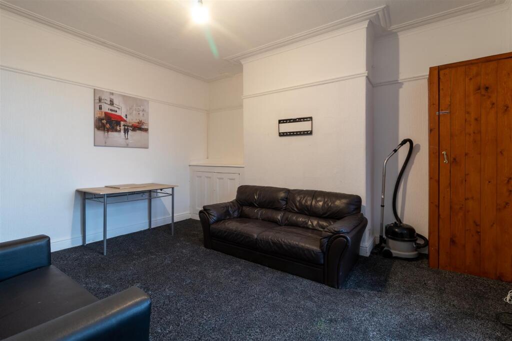 3 bed Detached for rent in Leeds. From Abode - Leeds