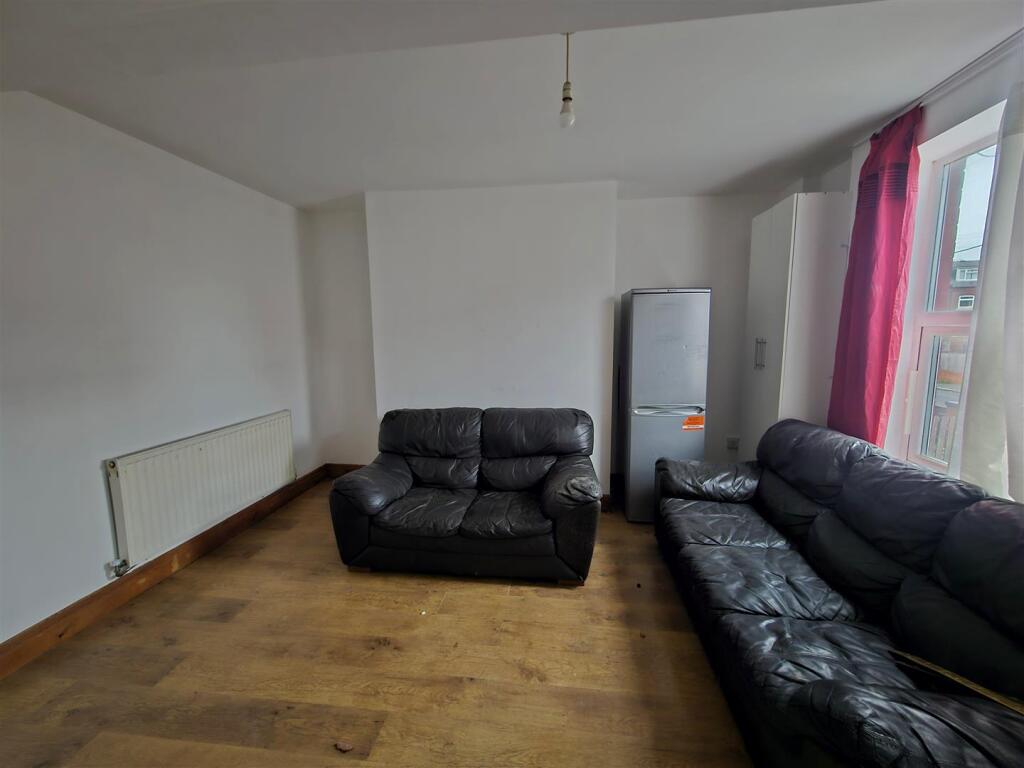 3 bed Detached for rent in Leeds. From Abode - Leeds
