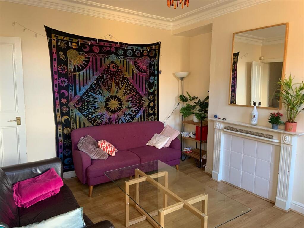 3 bed Detached for rent in Leeds. From Abode - Leeds 3 bed Detached for rent in Leeds. From Abode - Leeds
