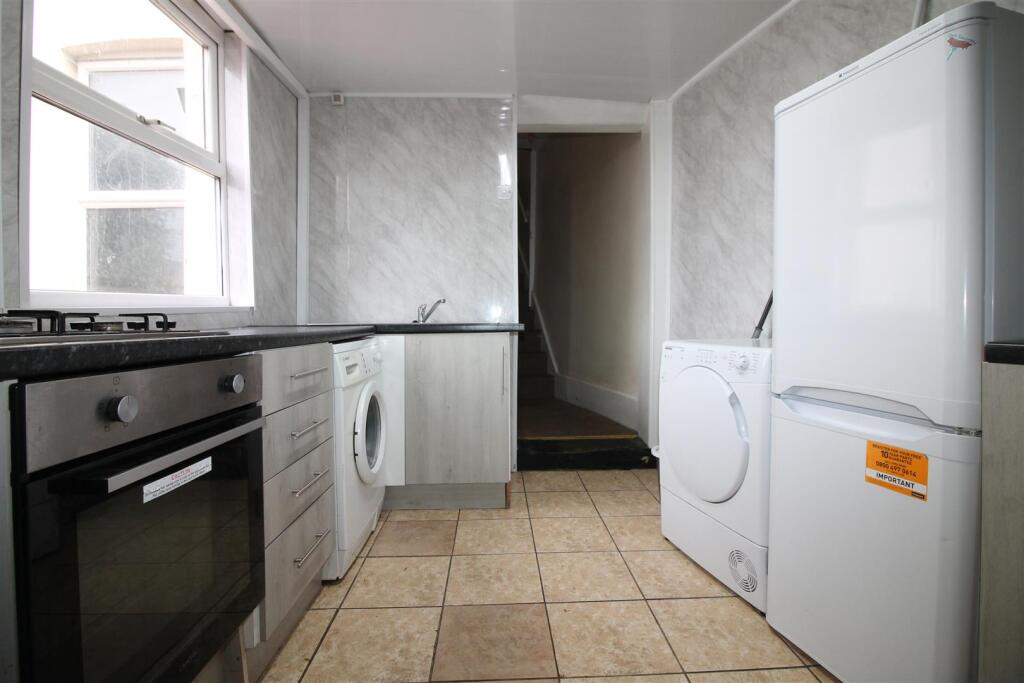 4 bed Detached for rent in Leeds. From Abode - Leeds 4 bed Detached for rent in Leeds. From Abode - Leeds