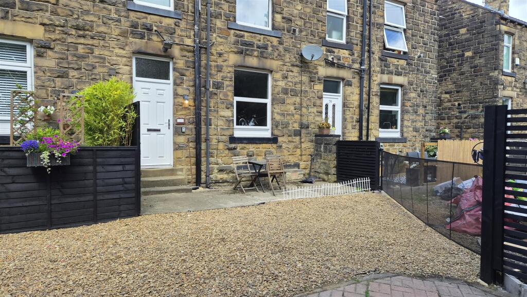 2 bed Detached for rent in Morley. From Abode - Leeds 2 bed Detached for rent in Morley. From Abode - Leeds