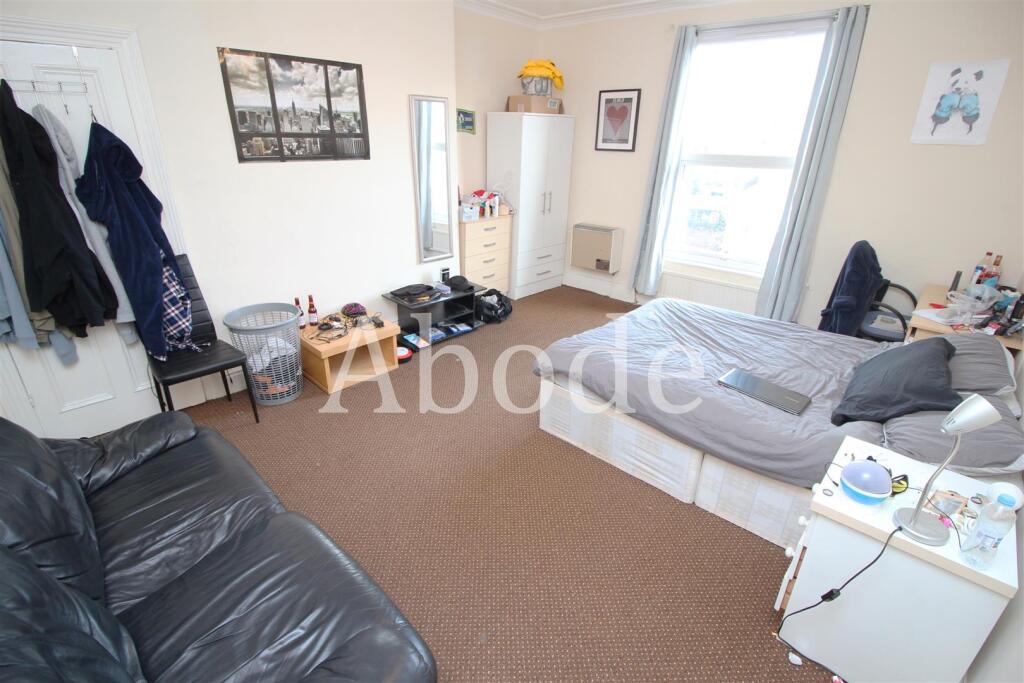 6 bed Detached for rent in Leeds. From Abode - Leeds 6 bed Detached for rent in Leeds. From Abode - Leeds