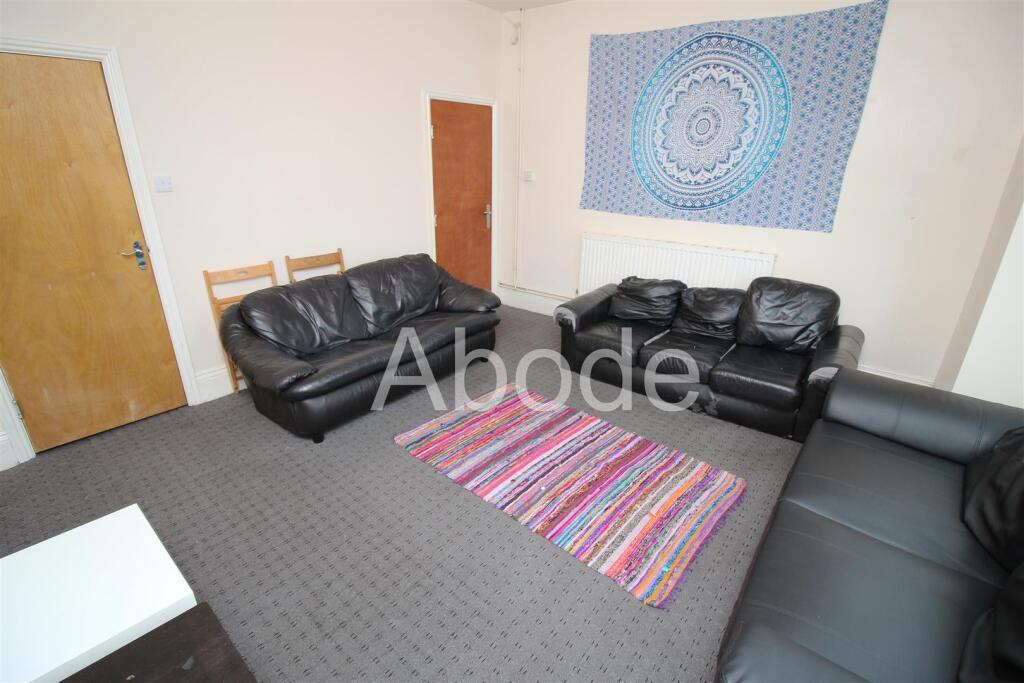 6 bed Detached for rent in Leeds. From Abode - Leeds 6 bed Detached for rent in Leeds. From Abode - Leeds