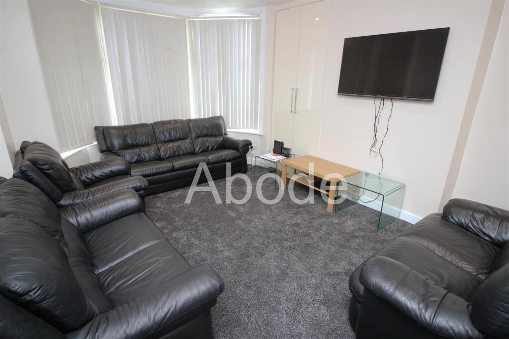 9 bed Detached for rent in Leeds. From Abode - Leeds