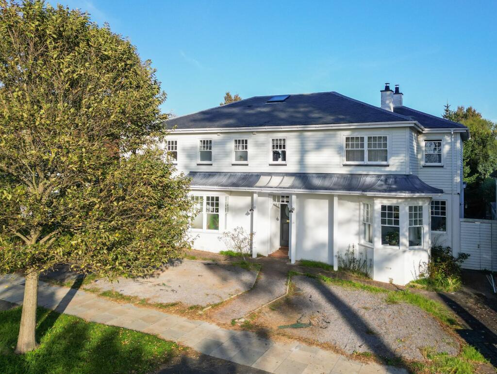 6 bed Detached for rent in Brighton and Hove. From Fine & Country - Hove