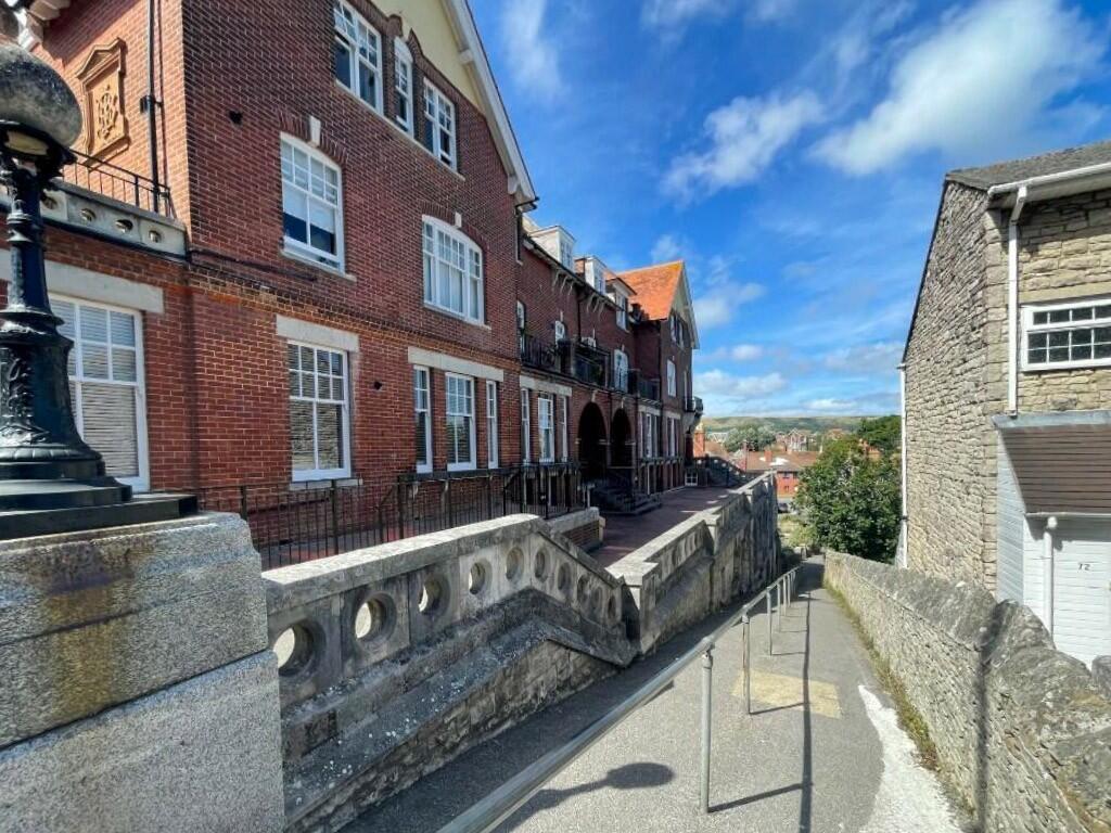 2 bed House (unspecified) for rent in Swanage. From Miles & Son - Swanage