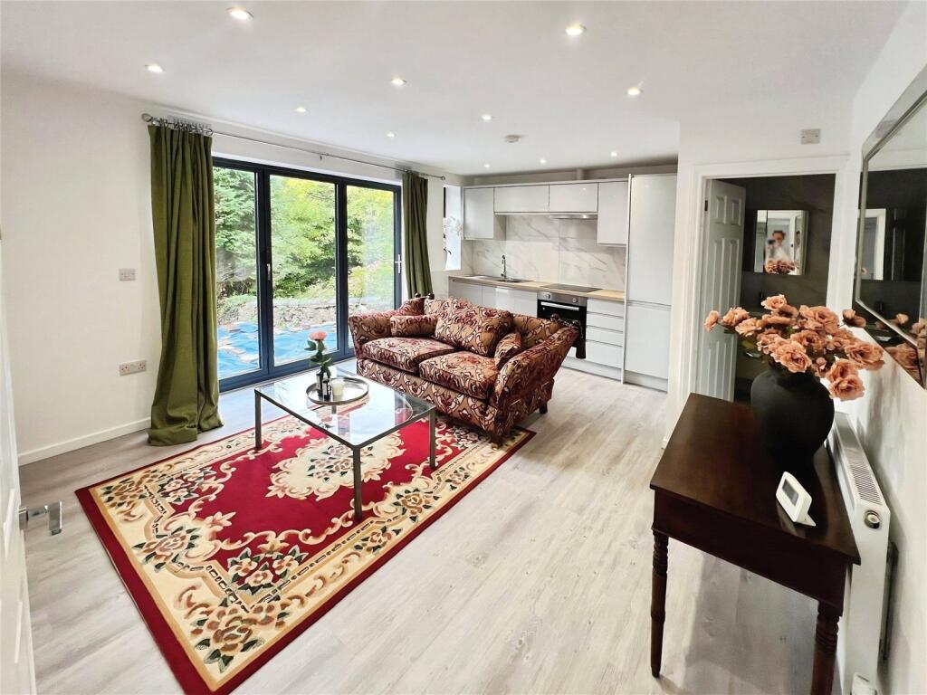 1 bed 1st Floor Flat for rent in Newport. From Moginie James - Cyncoed