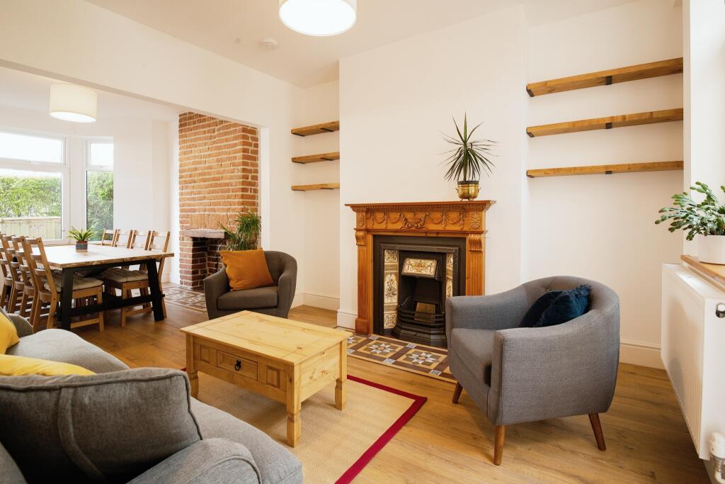 7 bed Mid Terraced House for rent in Cardiff. From Moginie James - Cyncoed 7 bed Mid Terraced House for rent in Cardiff. From Moginie James - Cyncoed