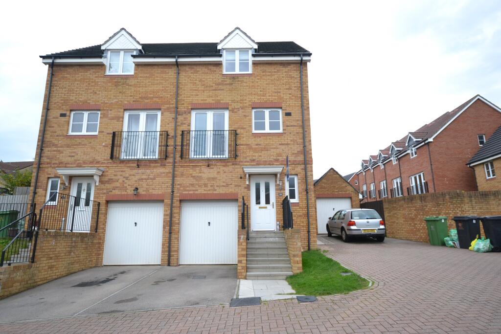 3 bed Town House for rent in Cardiff. From Moginie James - Cyncoed
