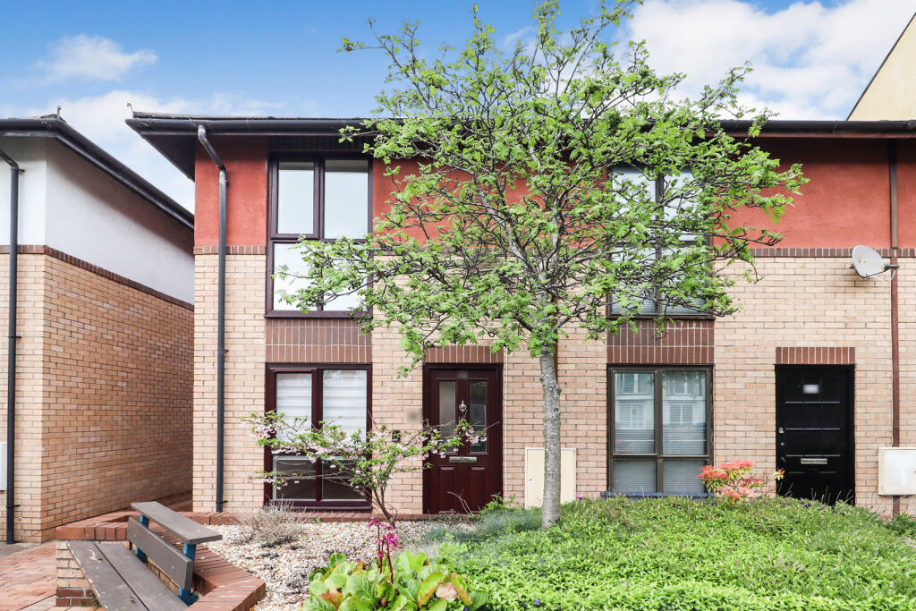 2 bed Mid Terraced House for rent in Penarth. From Moginie James - Pontcanna