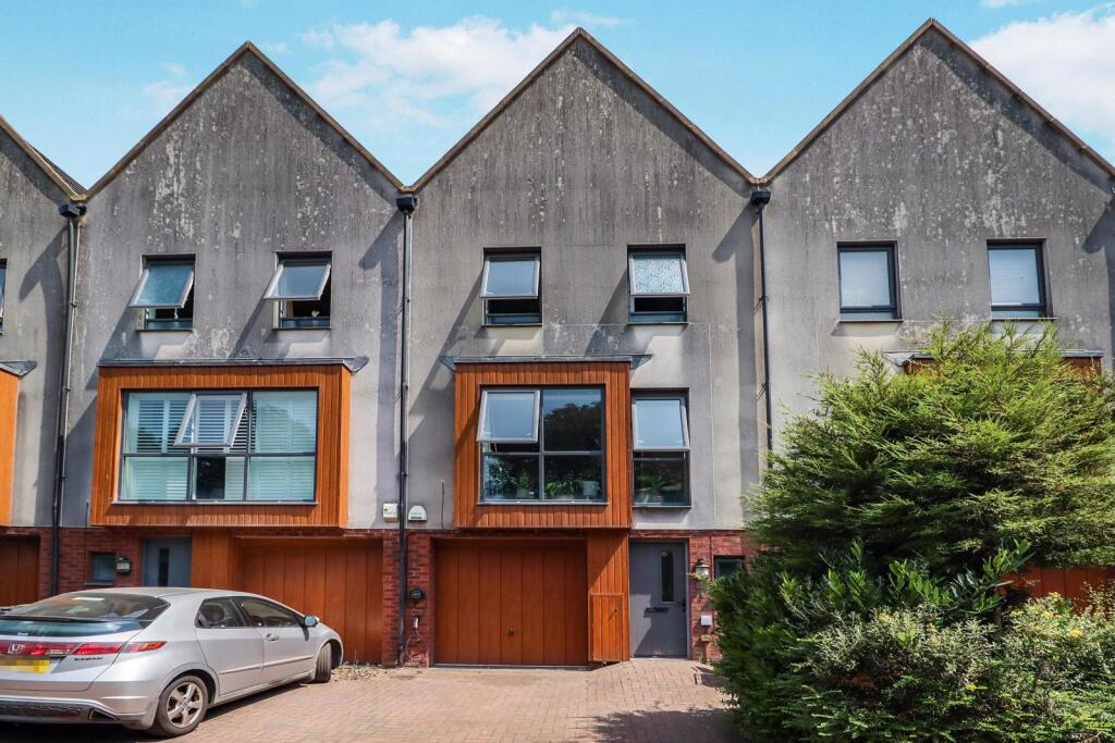 3 bed Town House for rent in Cardiff. From Moginie James - Pontcanna