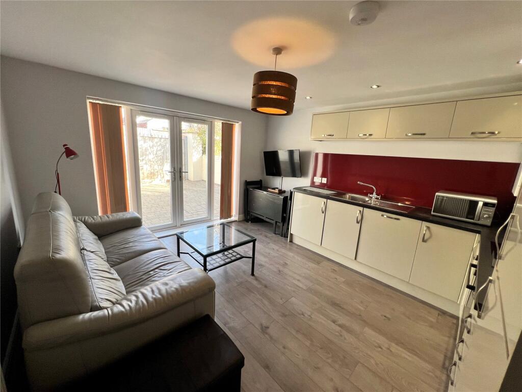 2 bed 1st Floor Flat for rent in Cardiff. From Moginie James - Roath