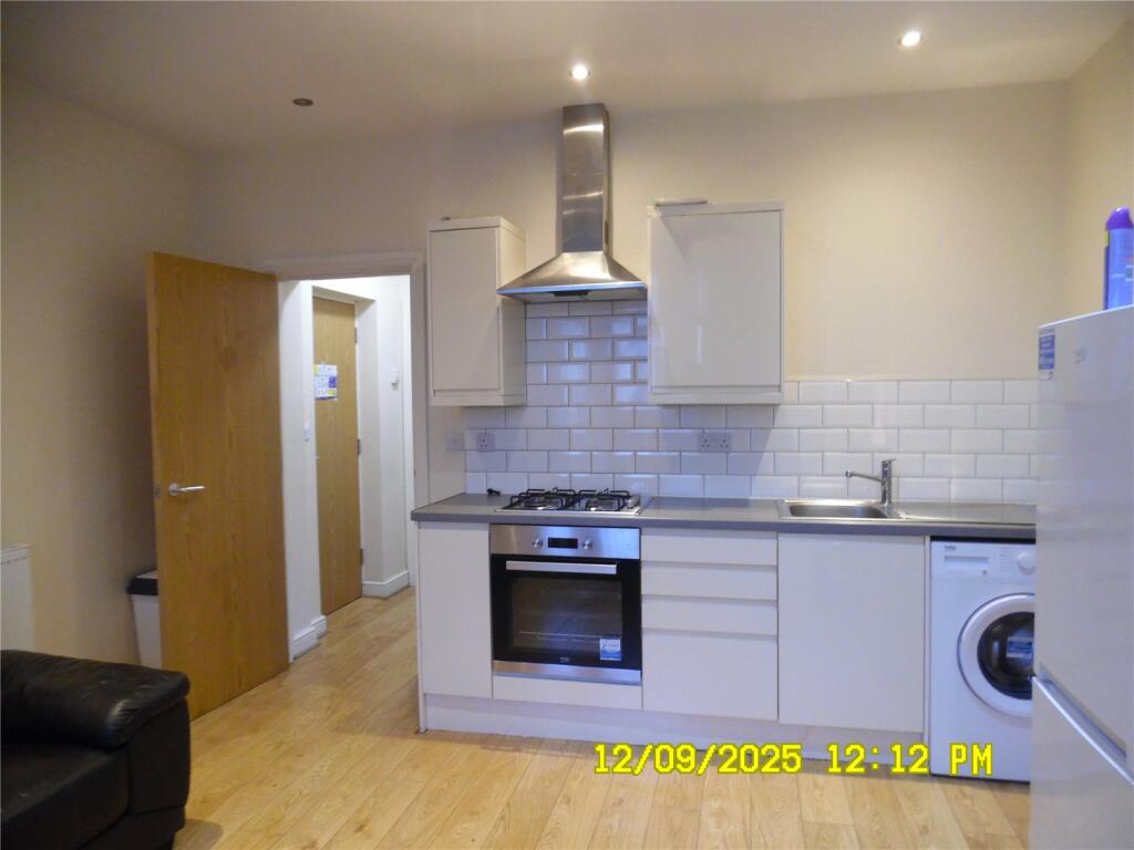 1 bed 1st Floor Flat for rent in Cardiff. From Moginie James - Roath