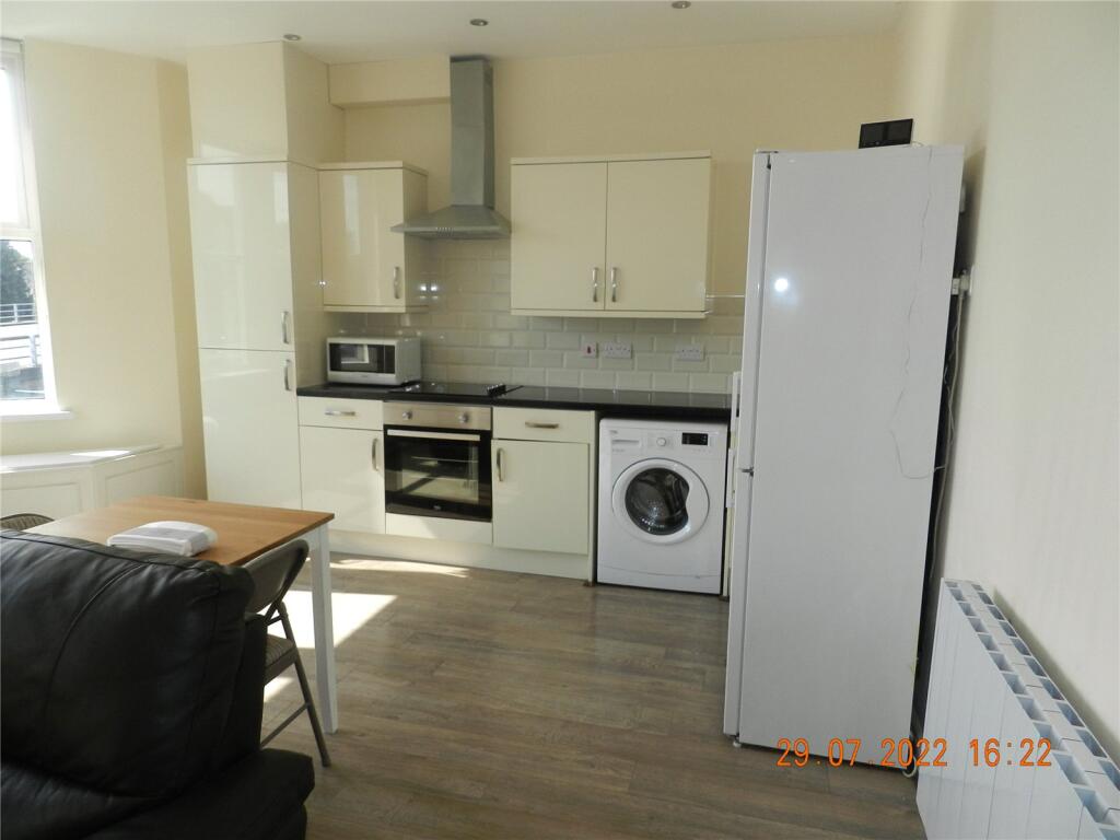2 bed 1st Floor Flat for rent in Cardiff. From Moginie James - Roath 2 bed 1st Floor Flat for rent in Cardiff. From Moginie James - Roath