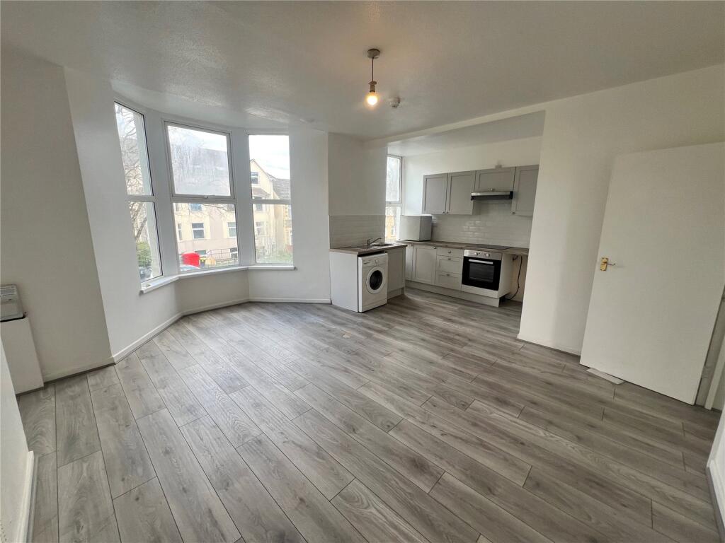 2 bed 1st Floor Flat for rent in Cardiff. From Moginie James - Roath